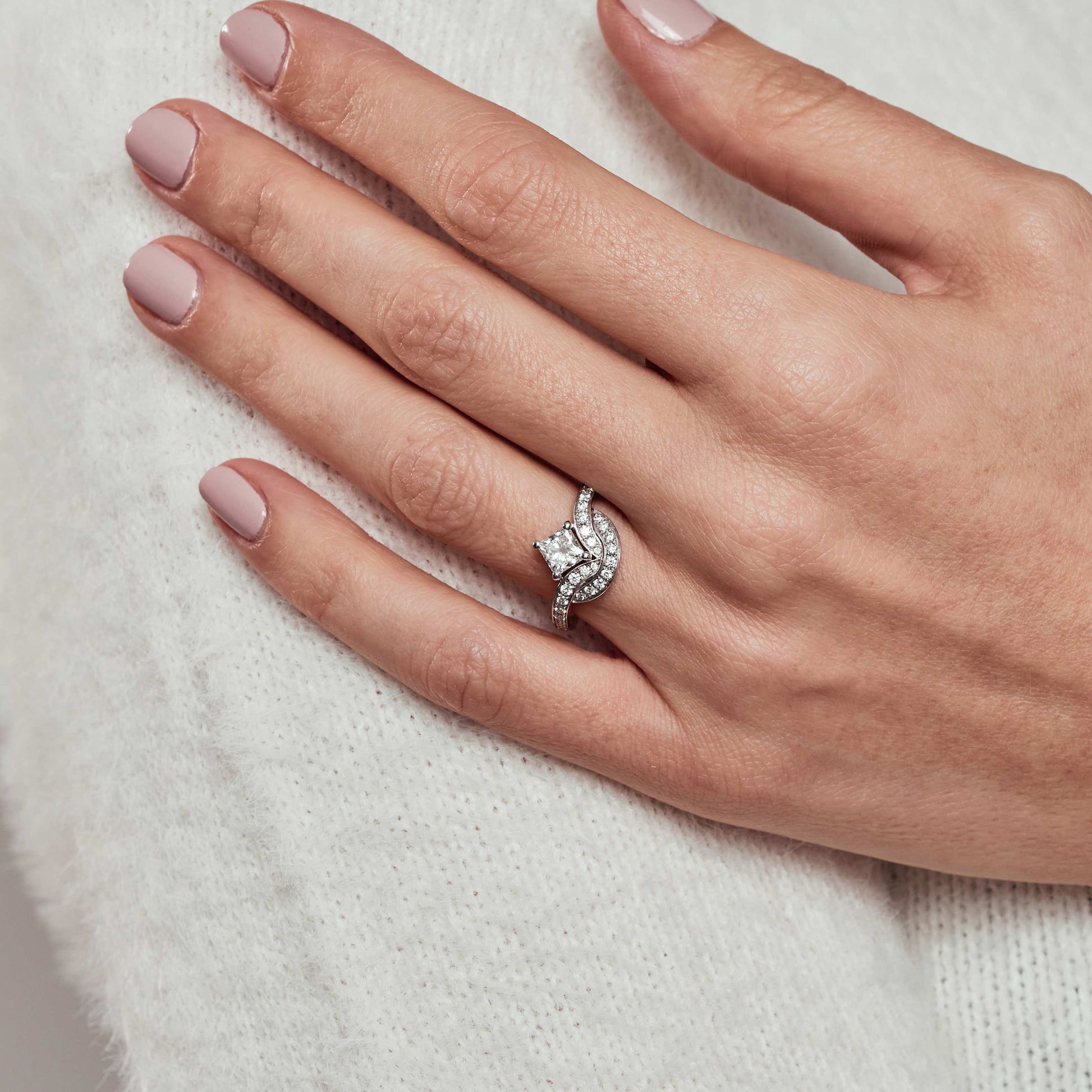 Bague Emblème 0.5ct Poire pavée - Or blanc 18k - diamant éthique - Loyale Paris