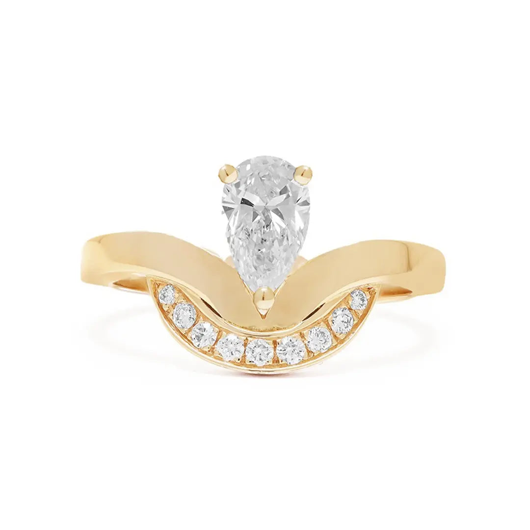Bague Emblème 0.7ct Poire semi-pavée - Or jaune 18k - diamant éthique - Loyale Paris