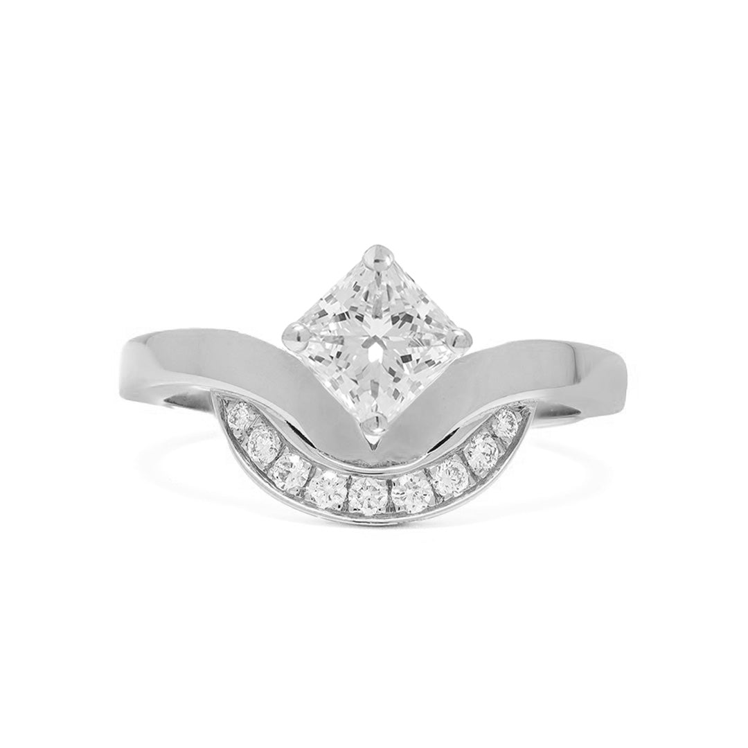 Bague Emblème 0.7ct Princesse semi-pavée - Or blanc 18k - diamant éthique - Loyale Paris