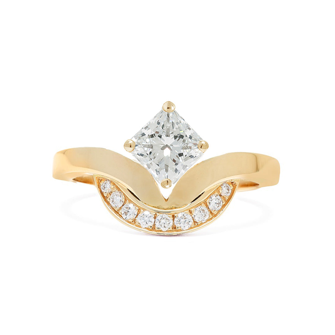 Bague Emblème 0.7ct Princesse semi-pavée - Or jaune 18k - diamant éthique - Loyale Paris