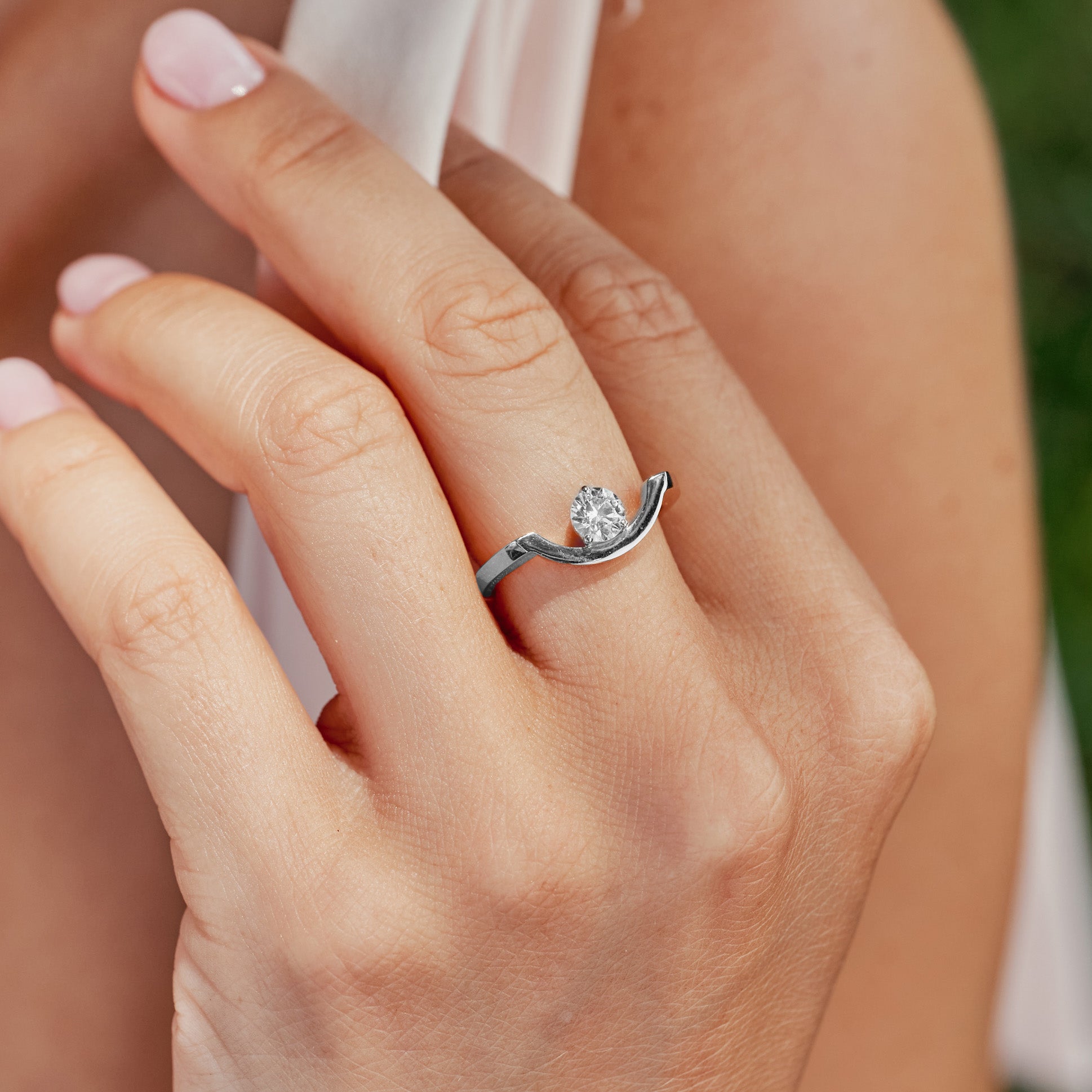 Bague Intrépide grand arc 0.25ct - Or blanc 18k - diamant éthique - Loyale Paris