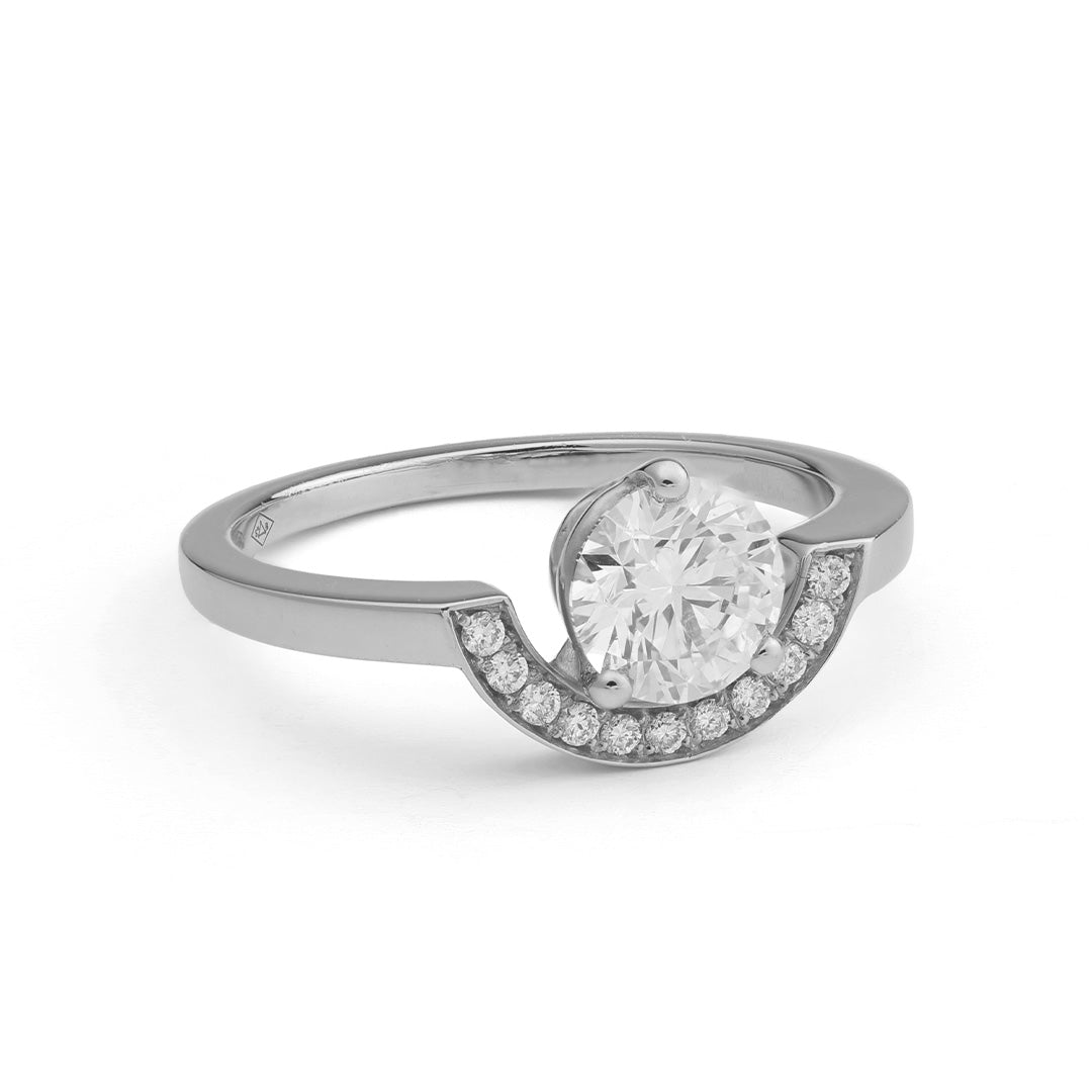 Bague Intrépide petit arc 1.5ct pavée - Or blanc 18k - diamant éthique - Loyale Paris