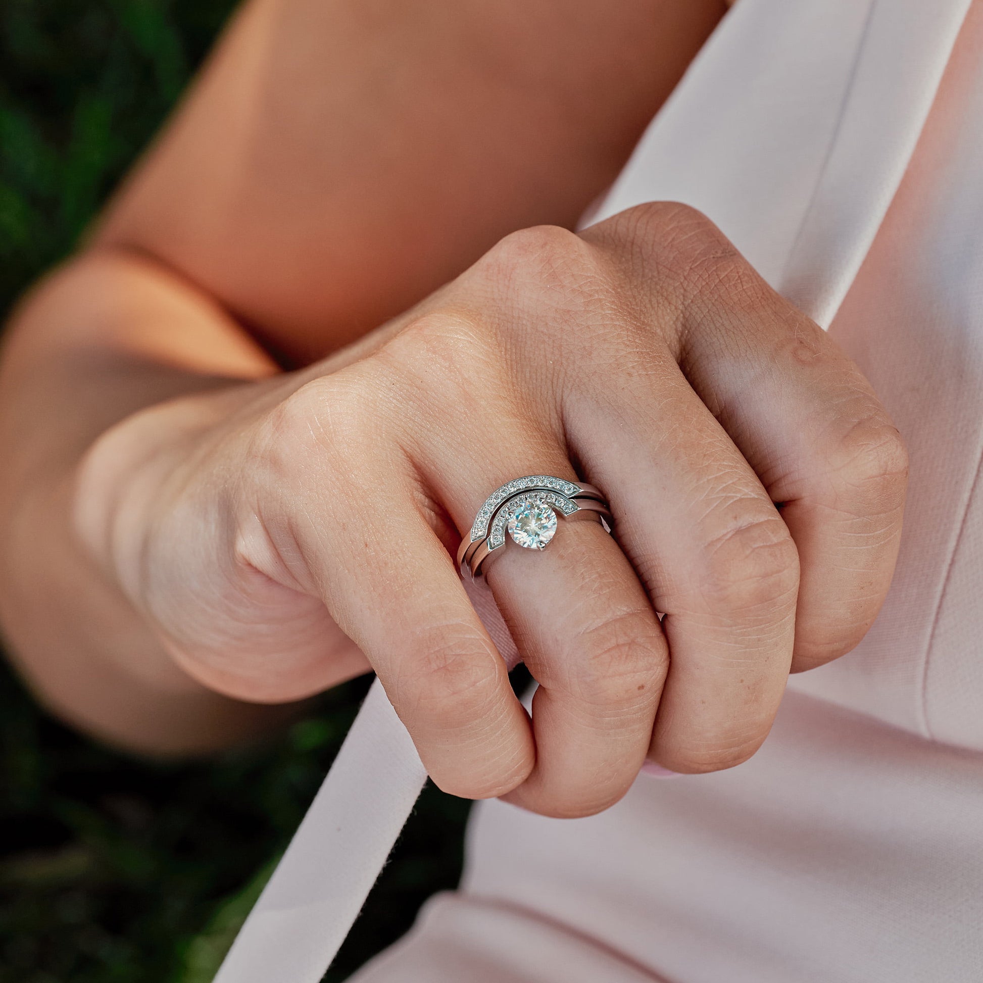 Bague Intrépide petit arc 1ct pavée - Or jaune 18k - diamant éthique - Loyale Paris