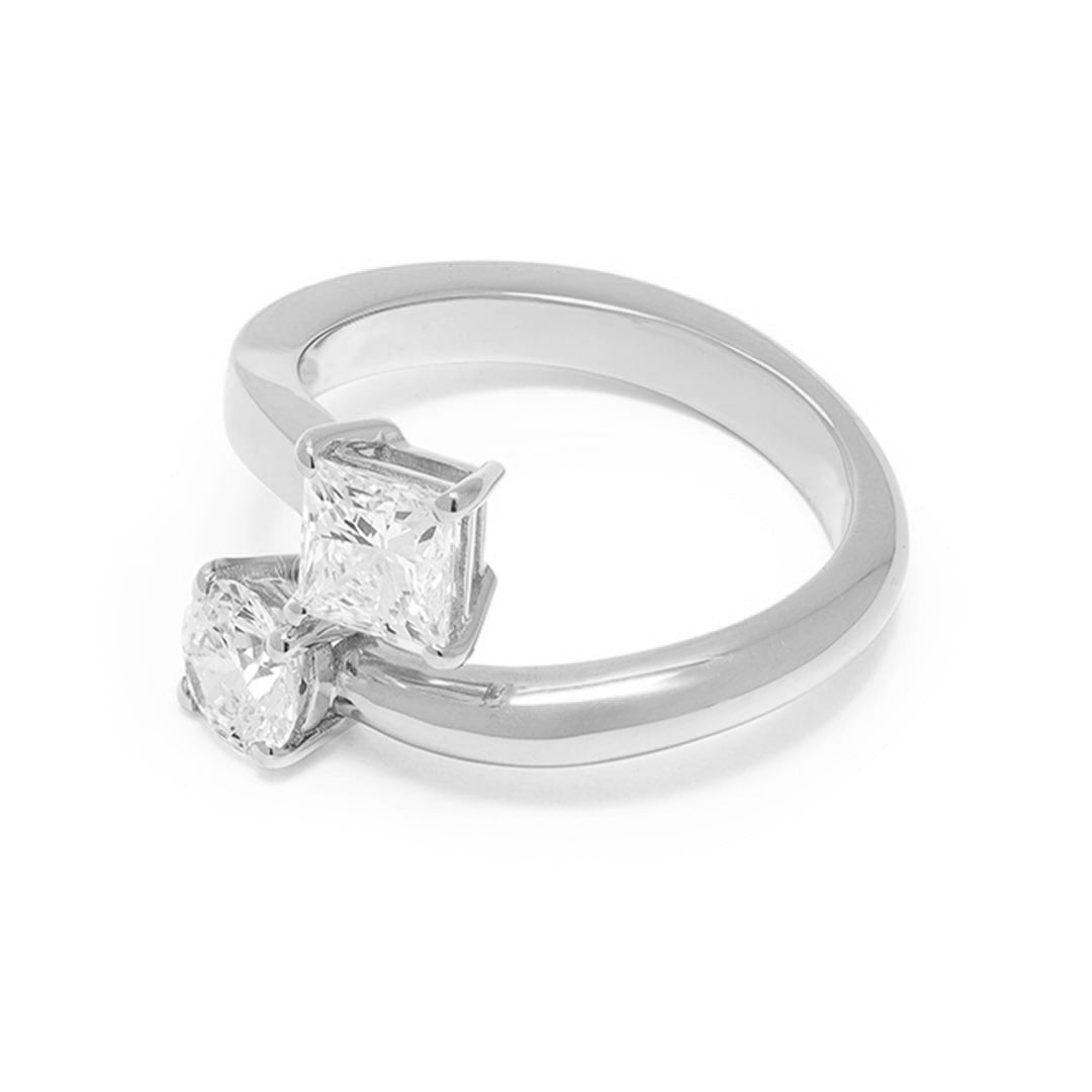Bague Toi & Moi Twist 0.5ct Brillant 0.7ct Princesse - Or blanc 18k - diamant éthique - Loyale Paris
