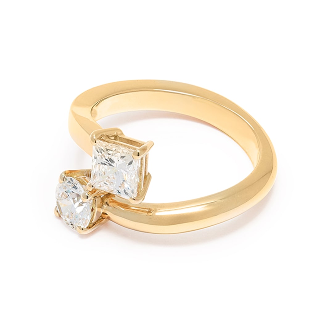 Bague Toi & Moi Twist 0.5ct Brillant 0.7ct Princesse - Or jaune 18k - diamant éthique - Loyale Paris