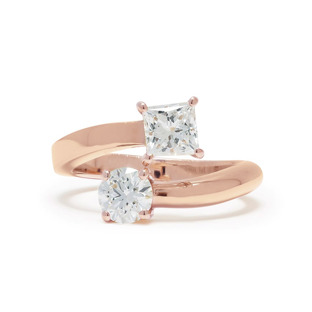 Bague Toi & Moi Twist 0.5ct Brillant 0.7ct Princesse - Or rose 18k - diamant éthique - Loyale Paris