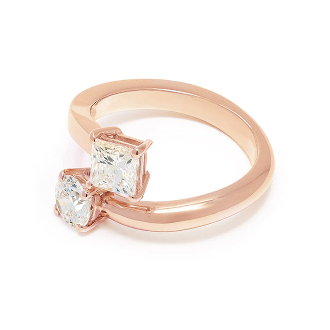 Bague Toi & Moi Twist 0.5ct Brillant 0.7ct Princesse - Or rose 18k - diamant éthique - Loyale Paris