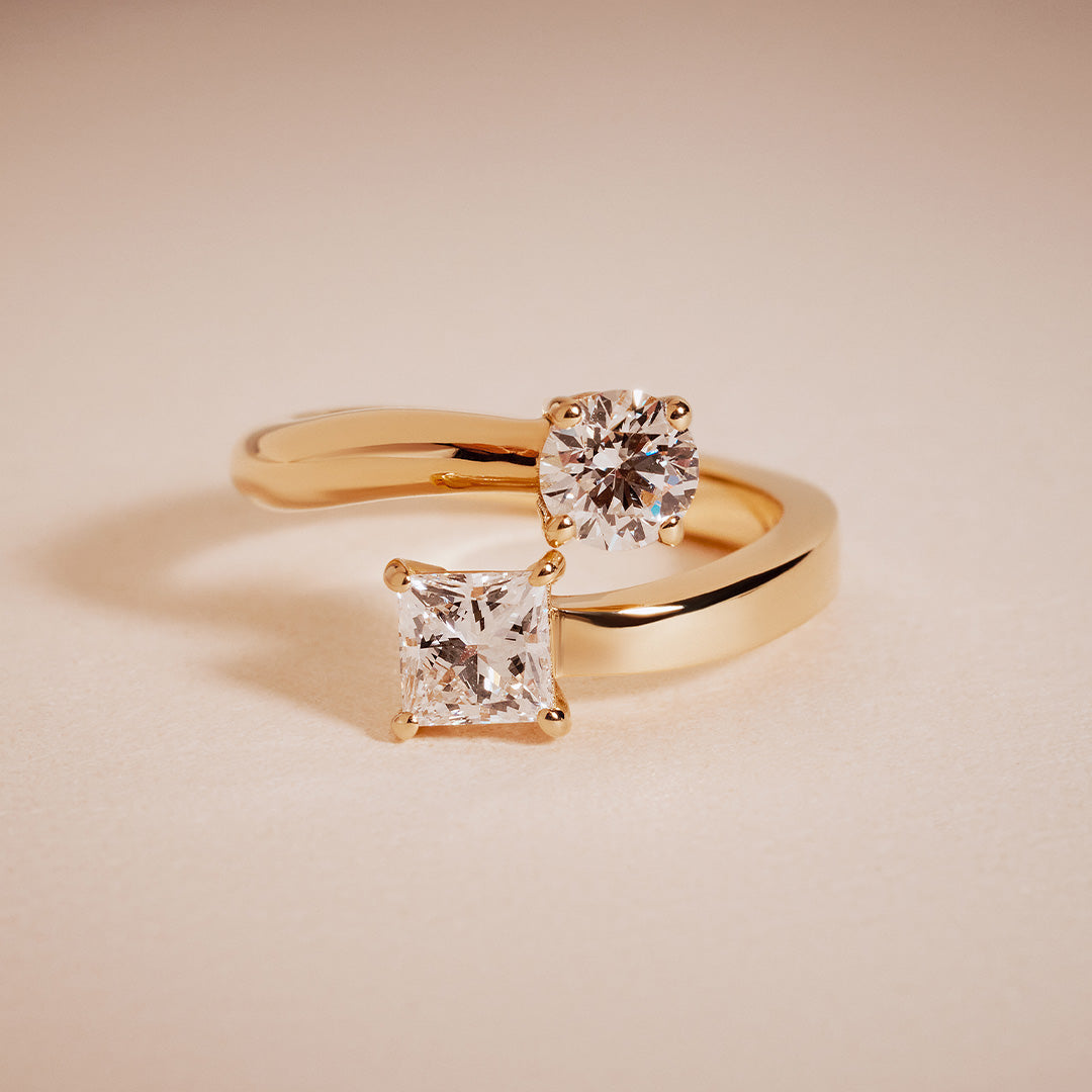 Bague Toi & Moi Twist 0.5ct Brillant 0.7ct Princesse - Or rose 18k - diamant éthique - Loyale Paris