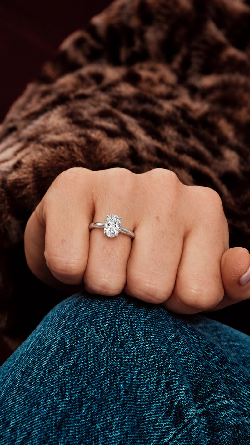Oval-cut engagement rings