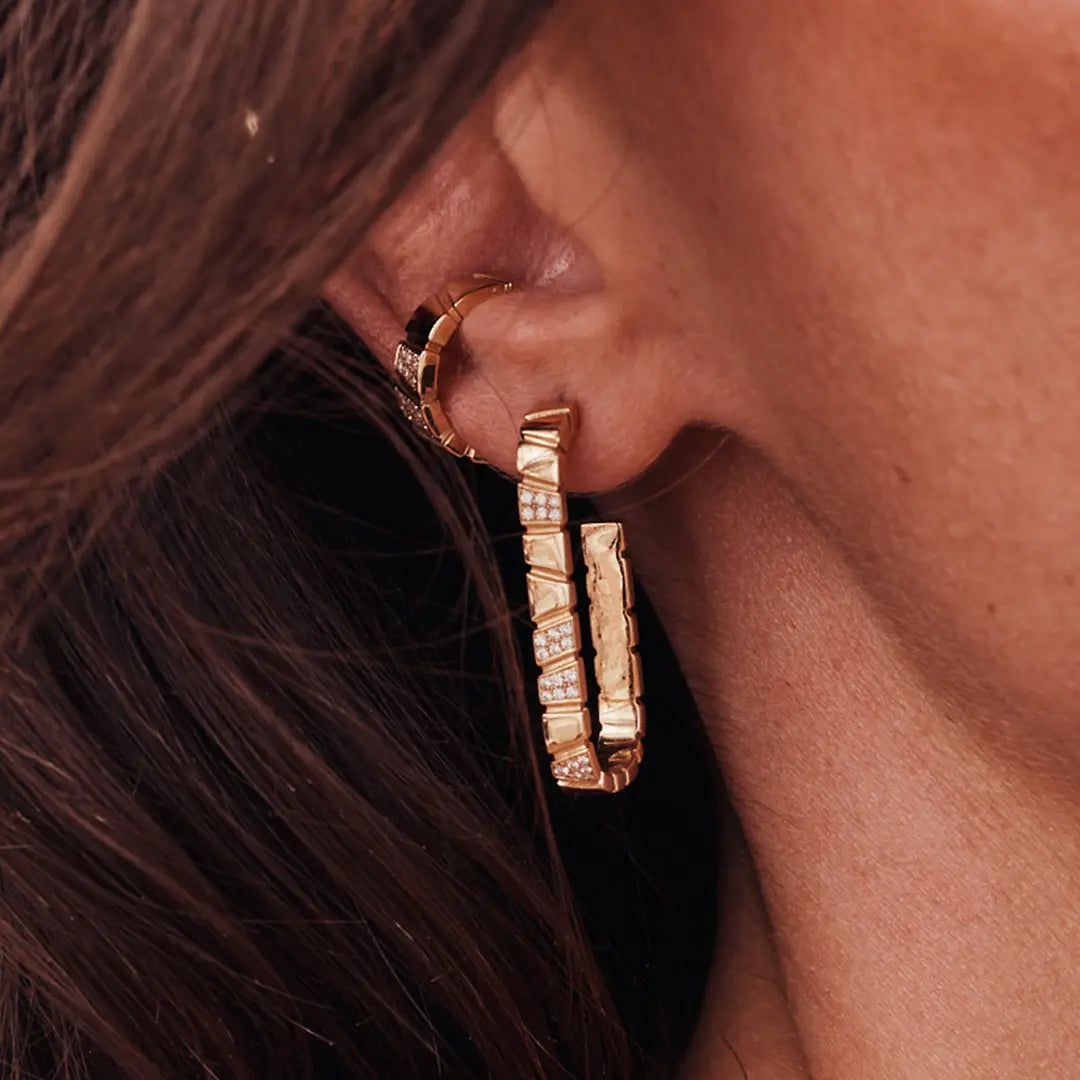 Boucles d'oreilles Ride & Love semi-pavées Medium - Or jaune 18k - diamant éthique - Loyale Paris
