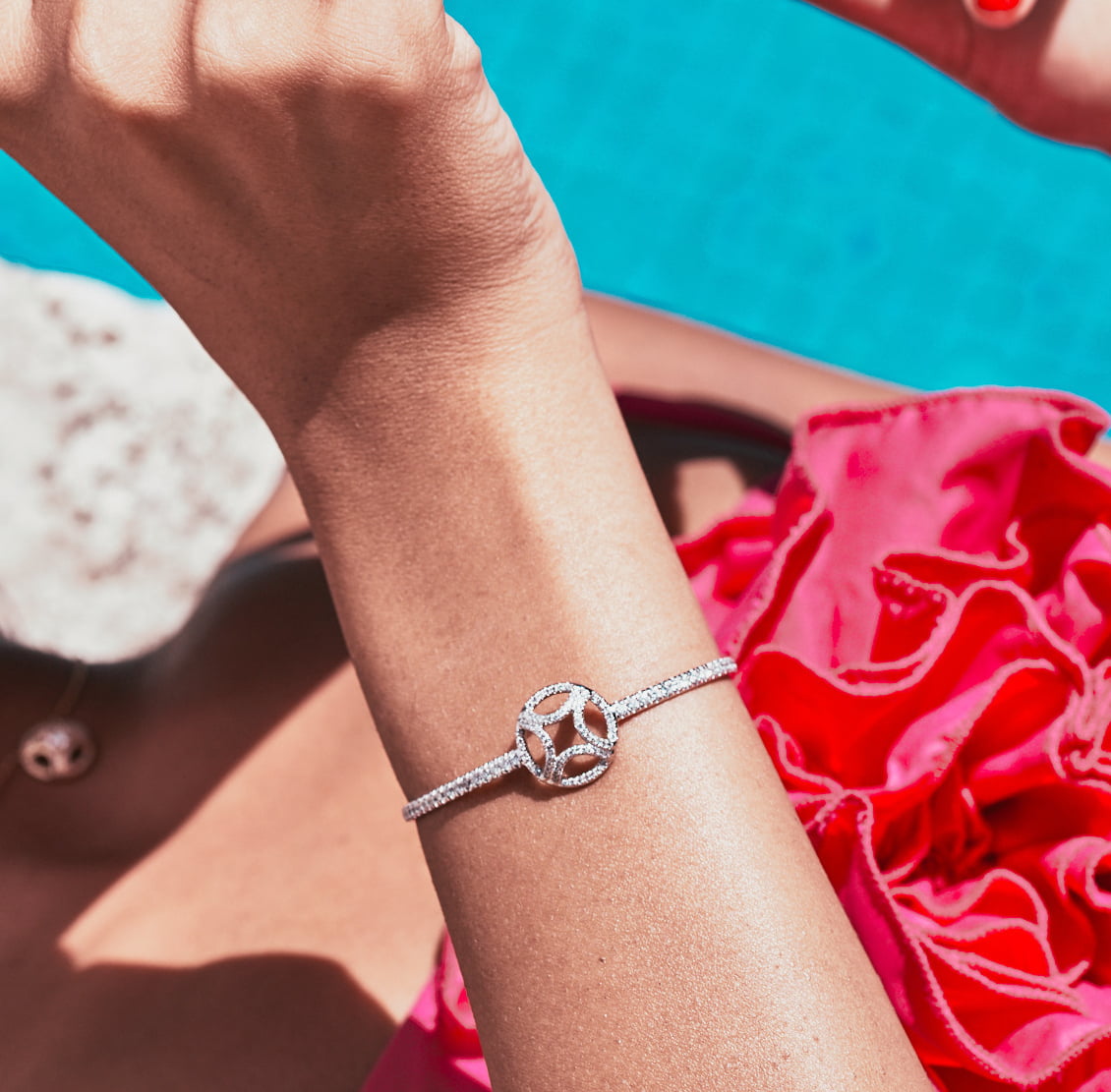 Bracelet jonc Perpétuel.le pavé - Or blanc 18k - diamant éthique - Loyale Paris