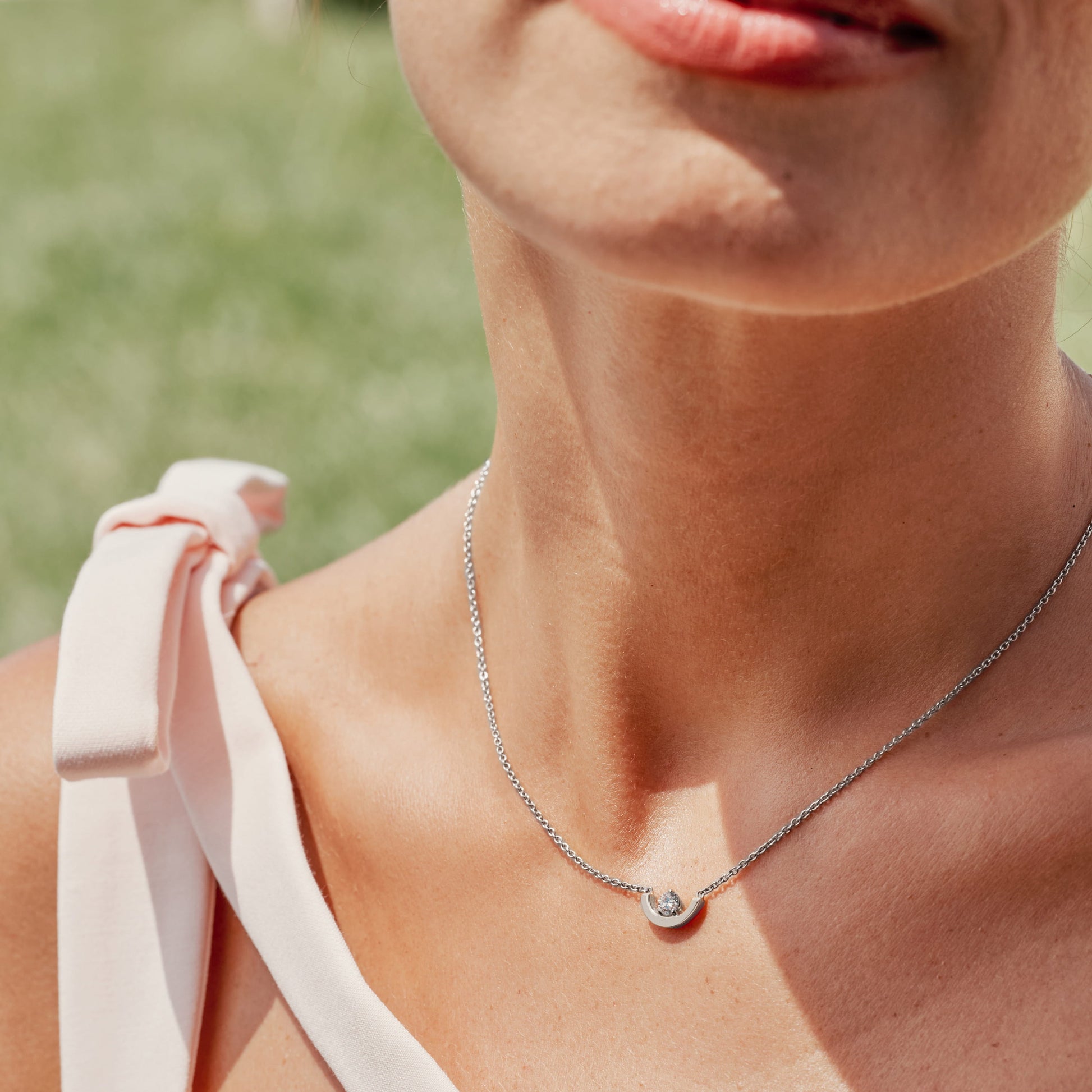 Pendentif Intrepide petit arc 0.25ct pavé - Or blanc 18k - diamant ethique - Loyale Paris - 6