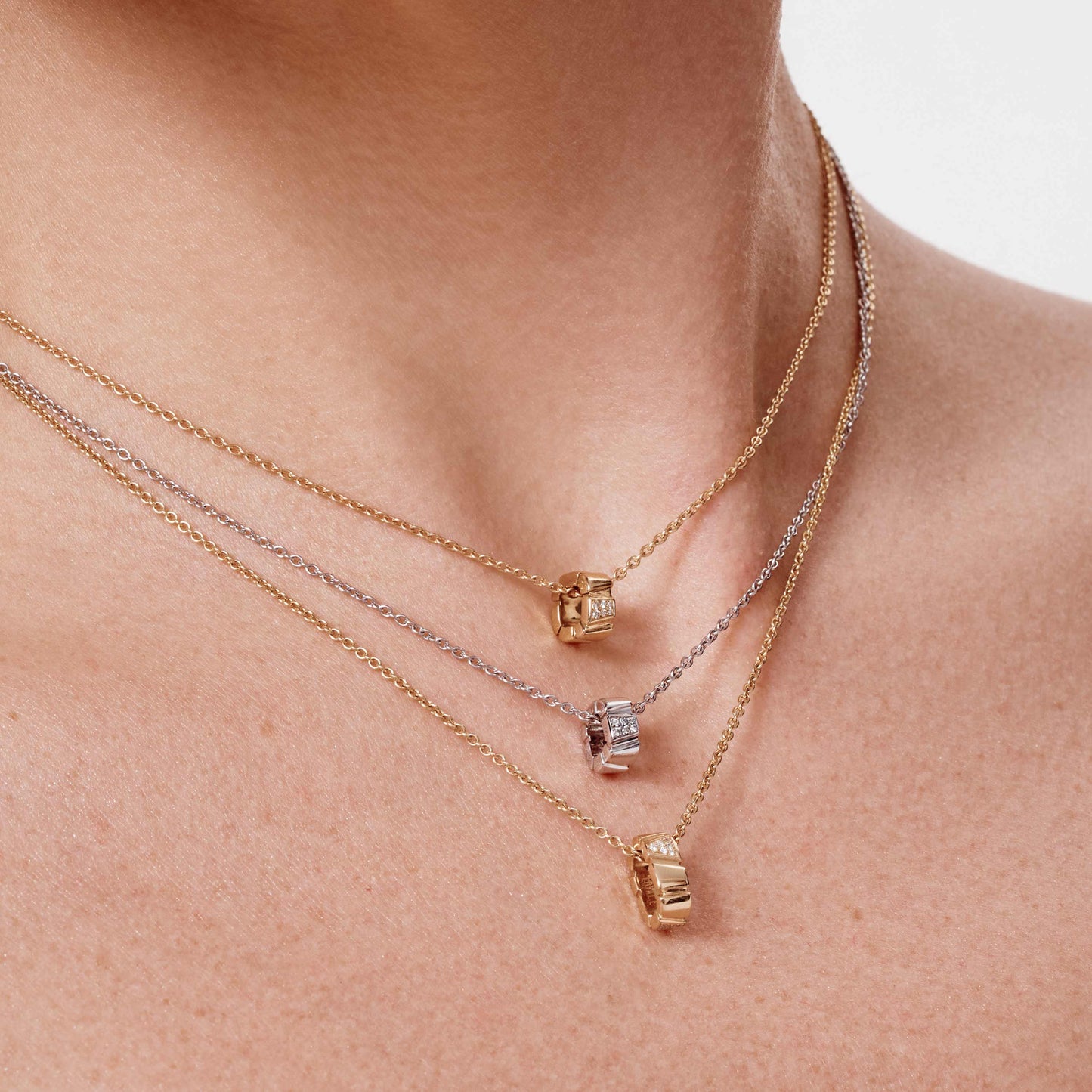 Pendentif Ride & Love pavé Small - Or blanc 18k - diamant éthique - Loyale Paris