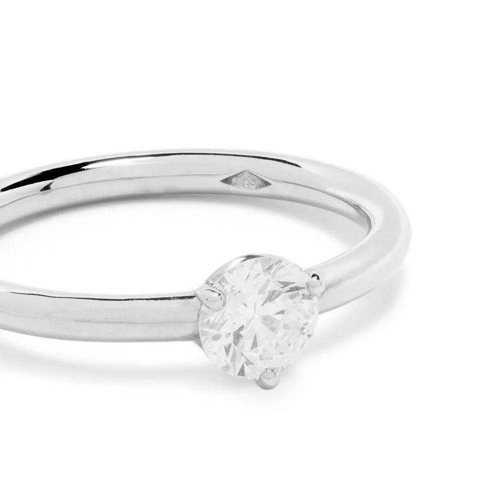 Solitaire Absolu.e 0.5ct - Or blanc 18k - diamant éthique - Loyale Paris