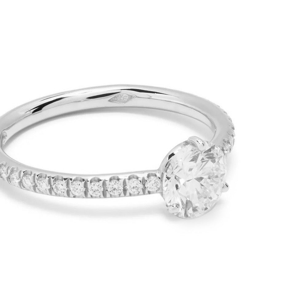 Solitaire Absolu.e 1.5ct pavé - Or blanc 18k - diamant éthique - Loyale Paris