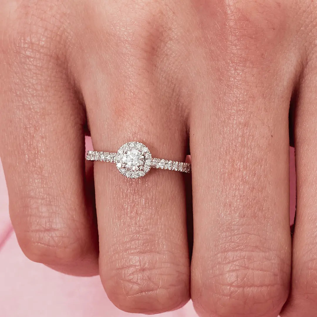 Solitaire Absolu.e Couronne 0.25ct pavé - Or blanc 18k - diamant éthique - Loyale Paris