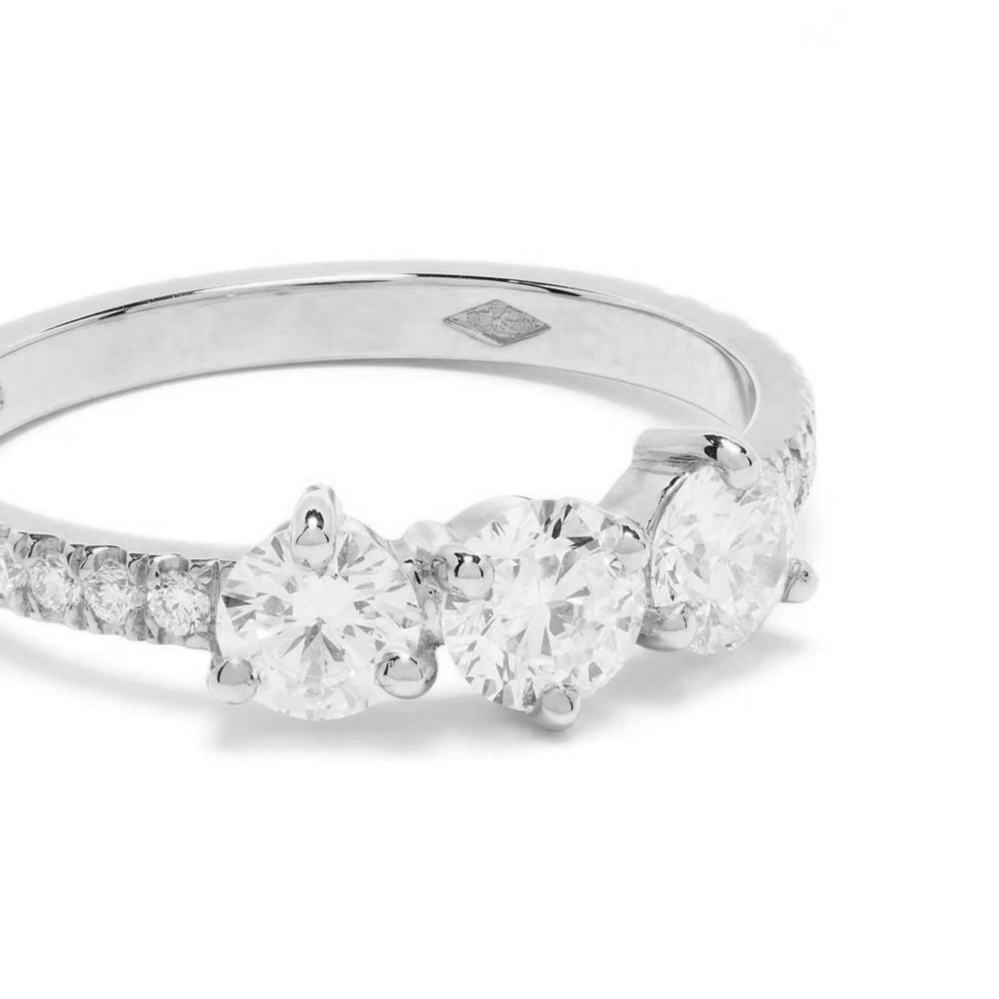 Solitaire Absolu.e Encore Plus 0.25ct pavé - Or blanc 18k - diamant éthique - Loyale Paris