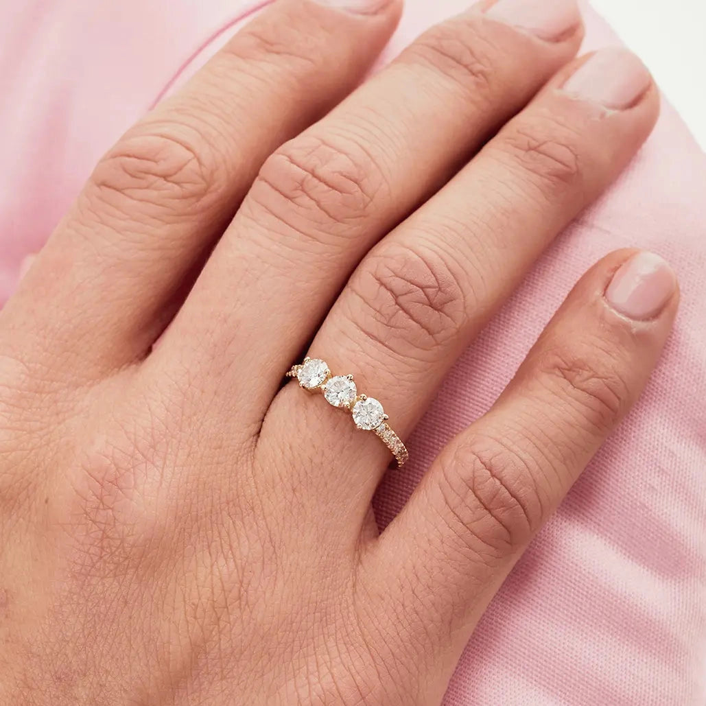 Solitaire Absolu.e Encore Plus 0.25ct pavé - Or jaune 18k - diamant éthique - Loyale Paris