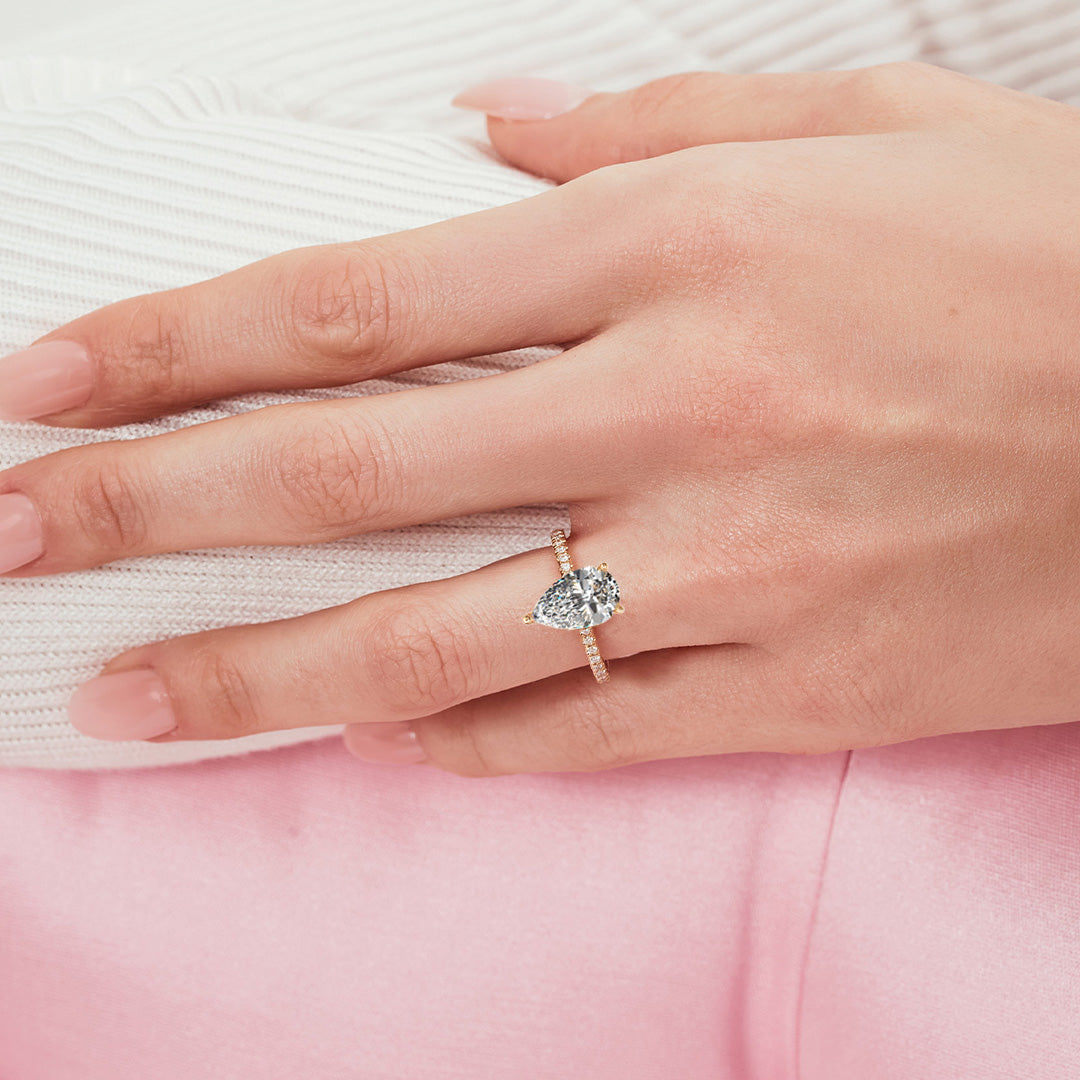 Solitaire Absolue 1ct pavé Poire - Or blanc 18k - diamant éthique - Loyale Paris