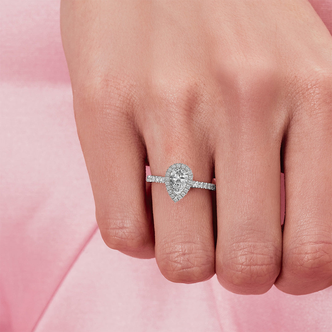 Solitaire Absolue Couronne 1ct pavé Poire - Or blanc 18k - diamant éthique - Loyale Paris