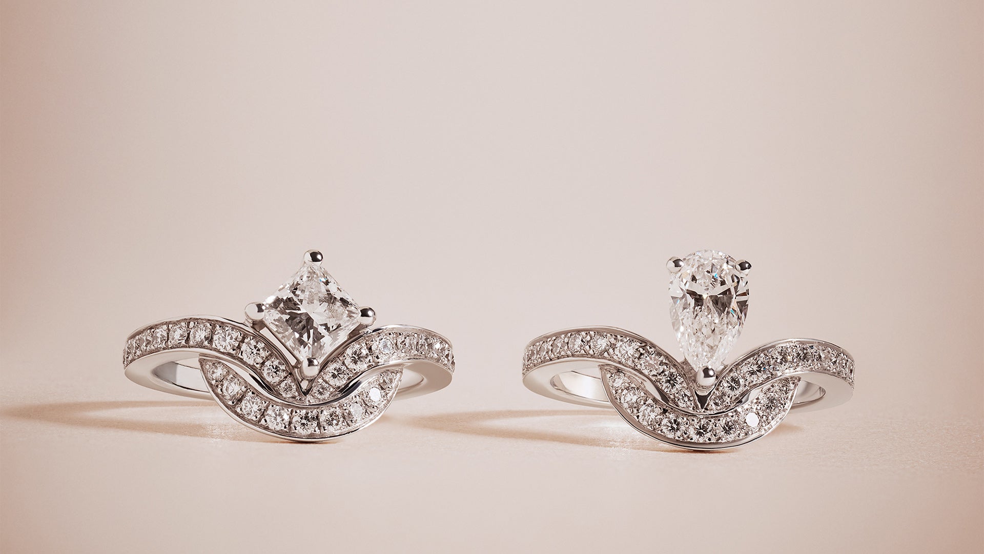 bagues collection emblème or blanc palladié pavé de diamants de synthèse maison de joaillerie loyale paris