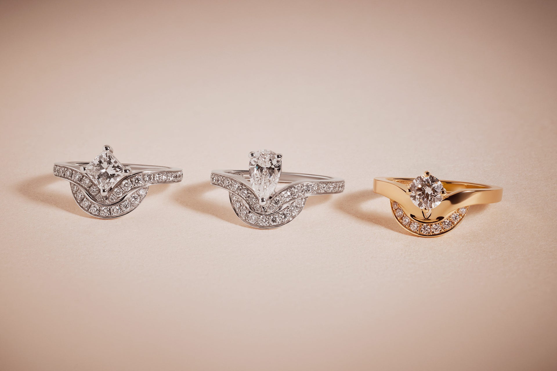 Bague en or recyclé 18k pavée de diamants incolores créés en laboratoire fabriquée en France à la main artisanalement