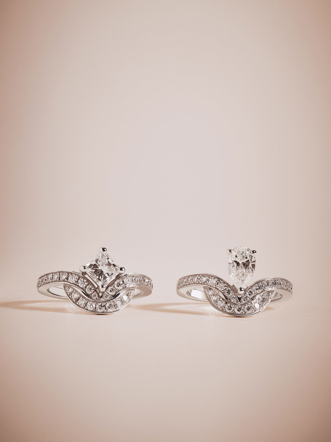 Bague de fiançailles en or blanc recyclé 18k avec diamant incolore et éthique personnalisable fait à la main par des artisans en France