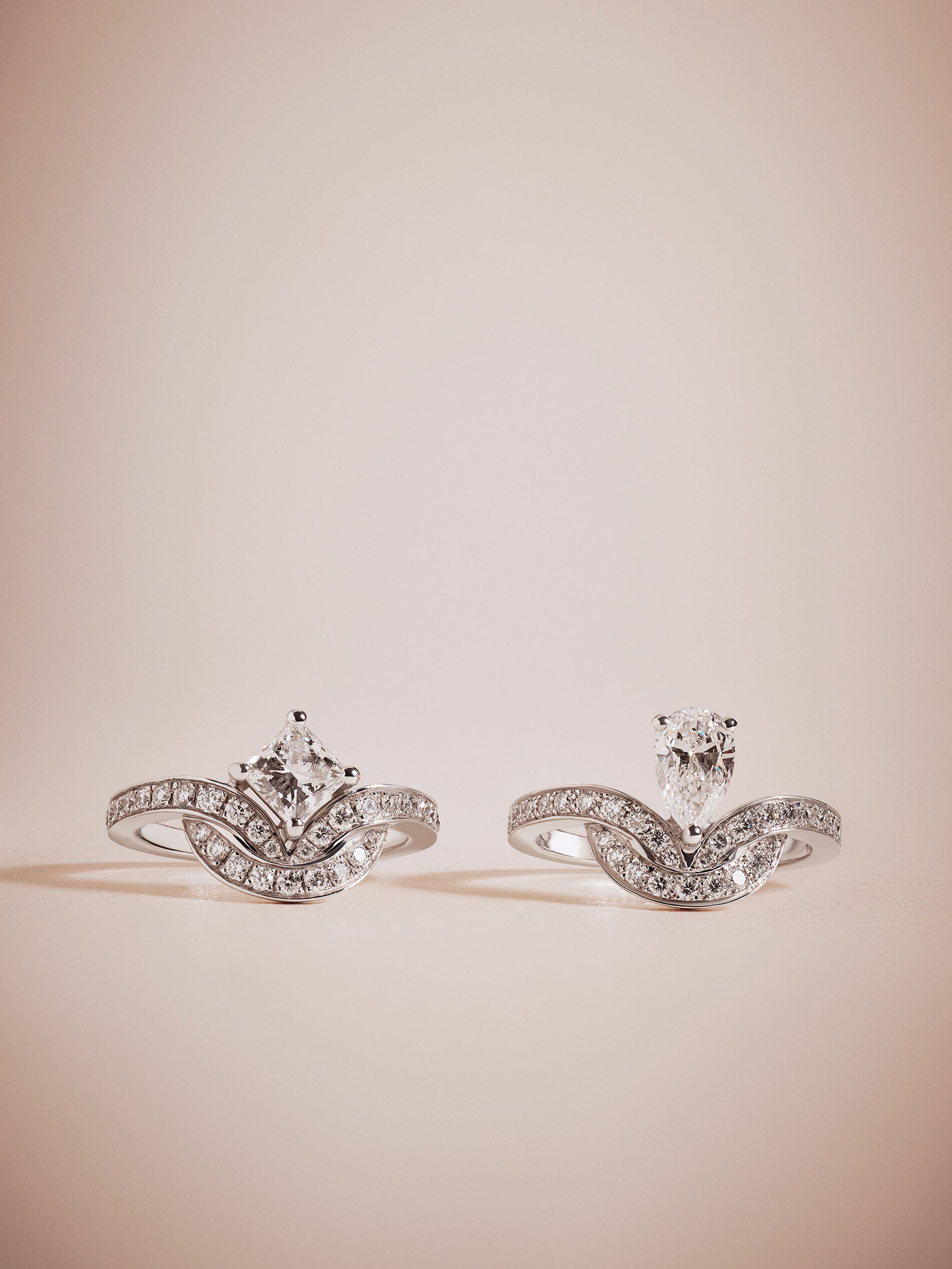 Bague de fiançailles en or blanc recyclé 18k avec diamant incolore et éthique personnalisable fait à la main par des artisans en France