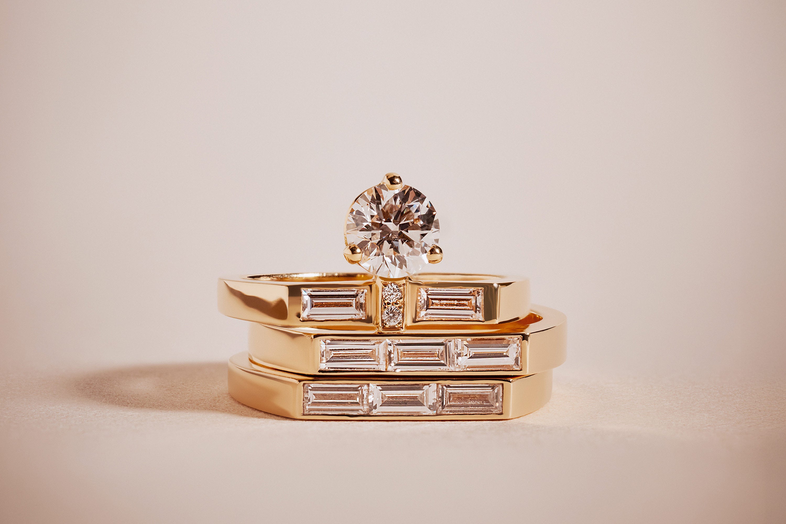 Bague en or recyclé 18k fabriquée à la main en France avec diamant rond brillant de laboratoire éthique