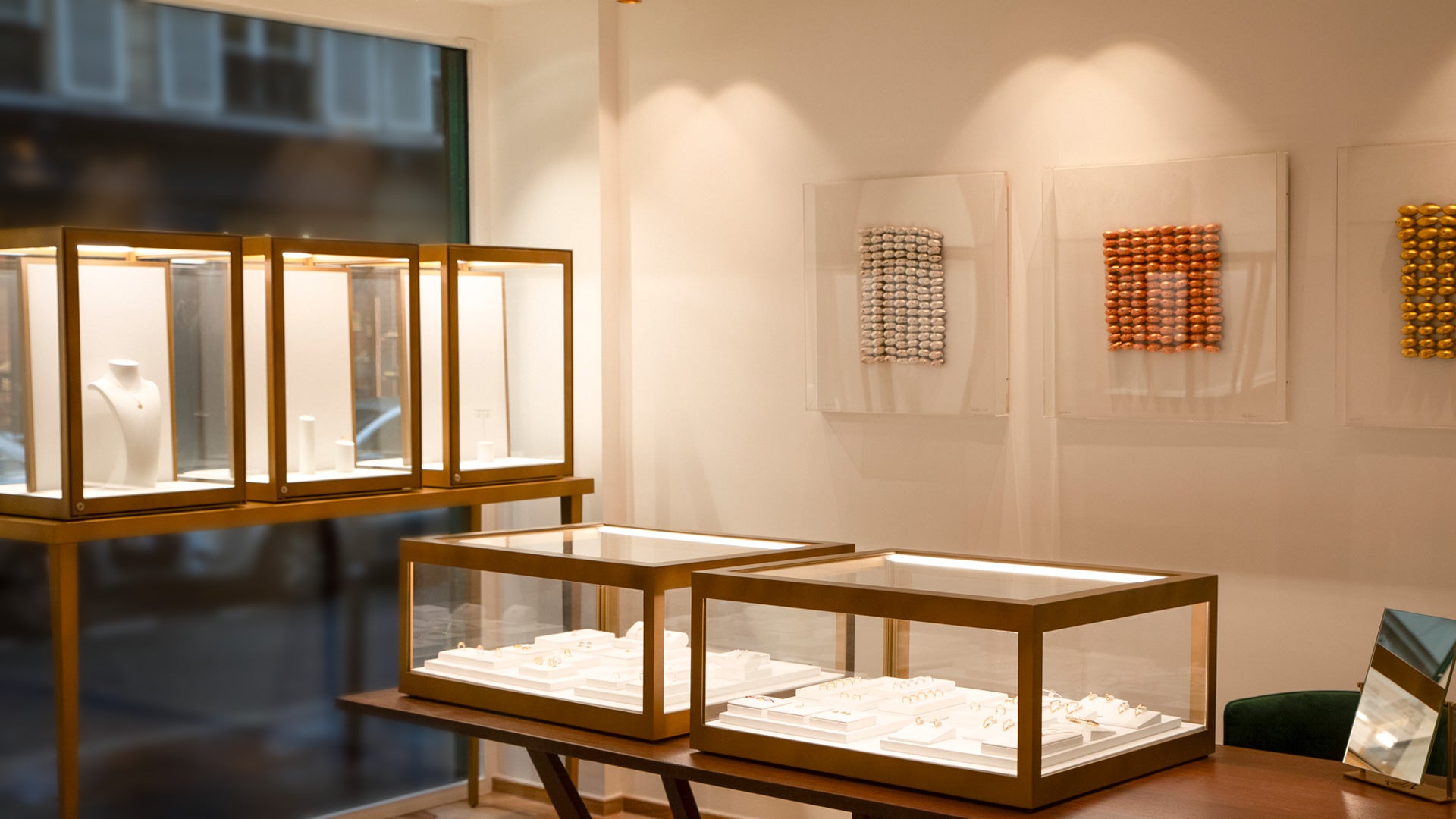 boutique maison de joaillerie loyale paris situé 17 rue de grenelle 75007