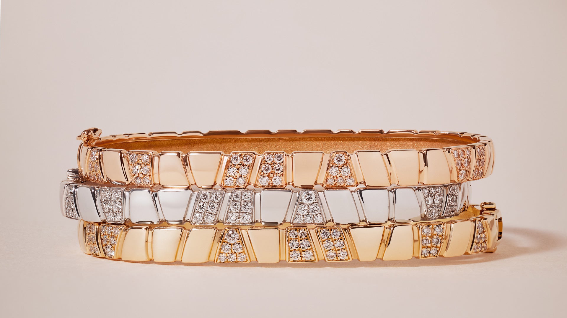 bracelets joncs ride and love couleur d'or maison de joaillerie française loyale paris