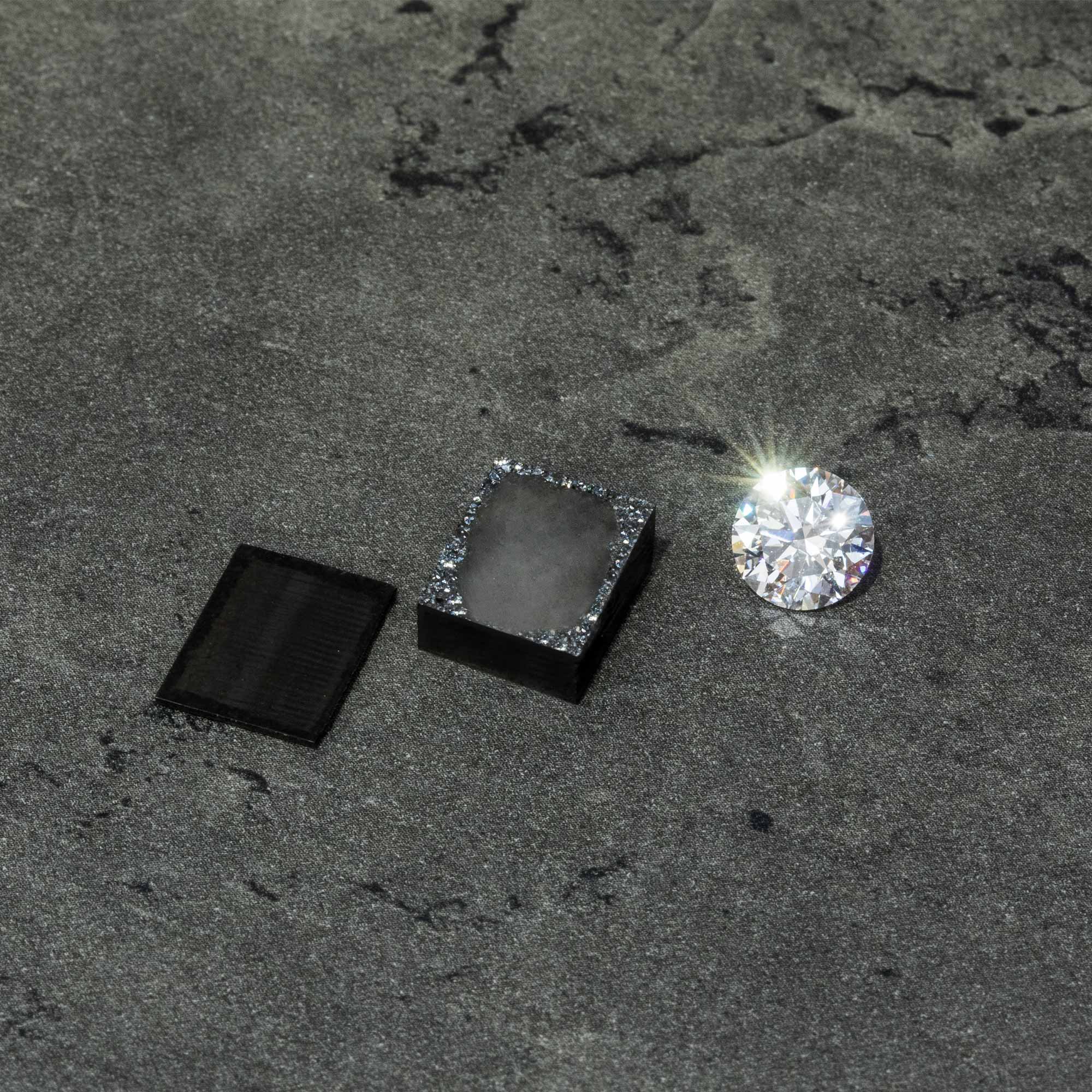 Ethical colorless lab-grown diamond featured in handcrafted recycled 18k gold designs made in France