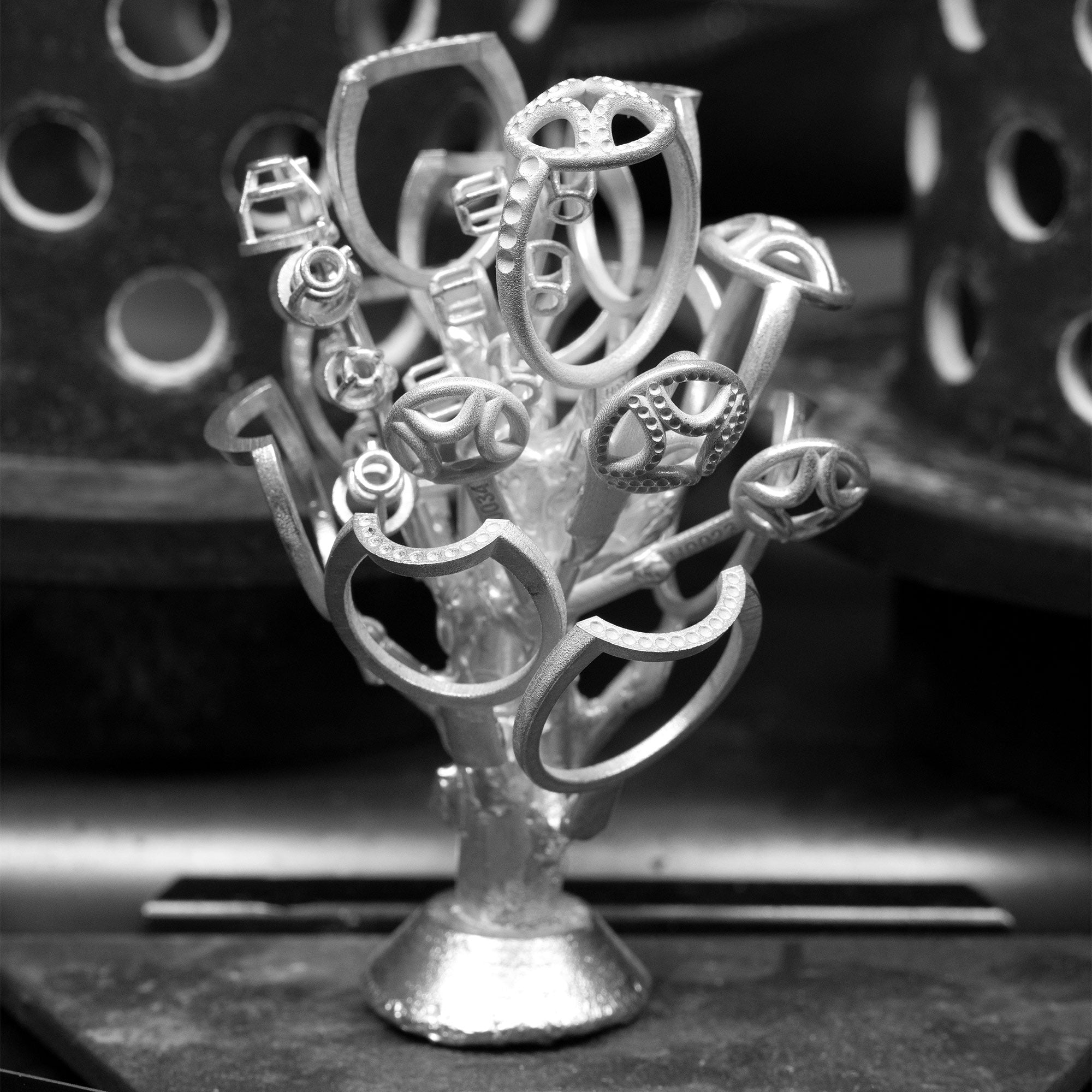 Processus de fonte de l’or recyclé 18k utilisé pour des créations de joaillerie éthique française avec diamants de laboratoire