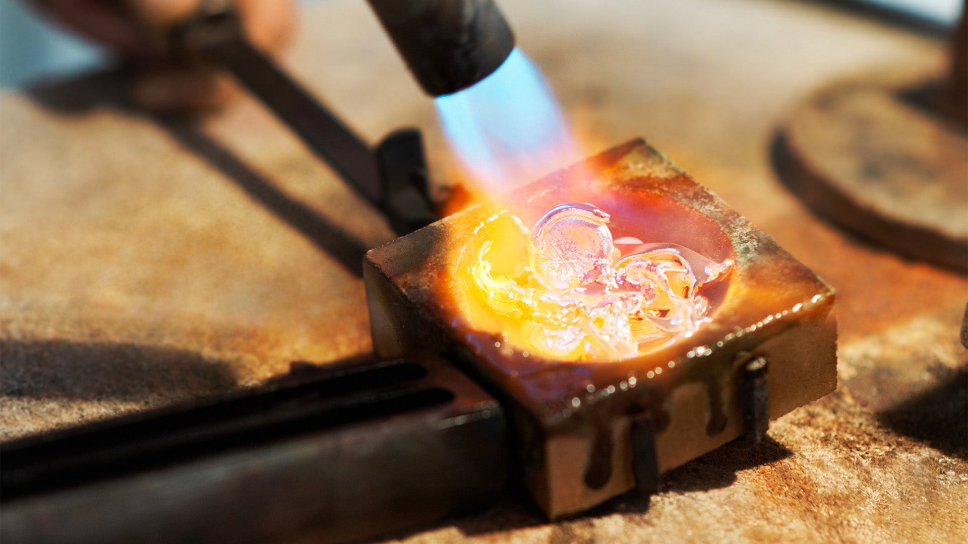 Fonte or recyclé certifié RJC Coc 18 carats en atelier parisien made in France