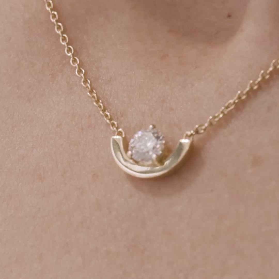 Pendentif Intrépide petit arc 1ct - Or blanc 18k - diamant éthique - Loyale Paris