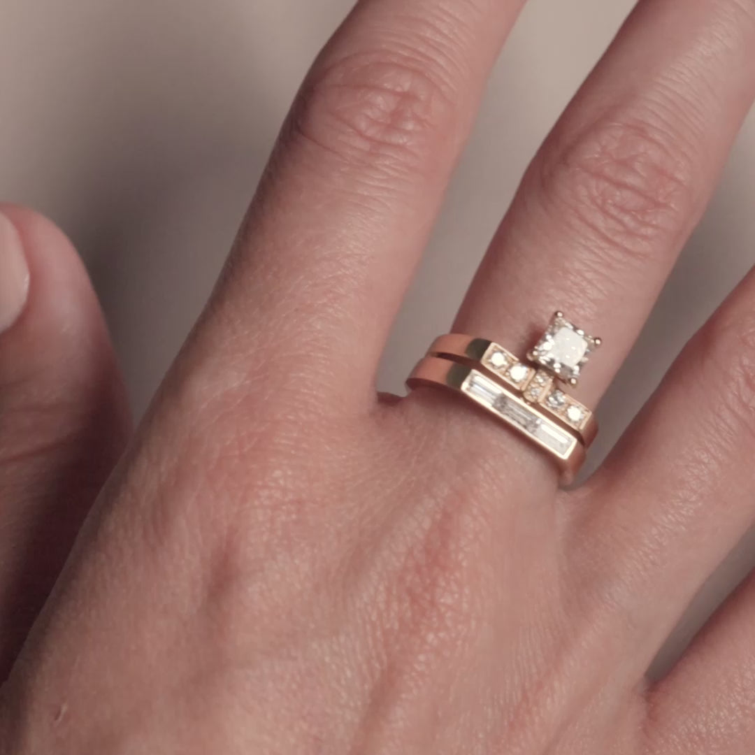 Ethical handmade recycled 18k gold ring with colorless lab-grown diamonds