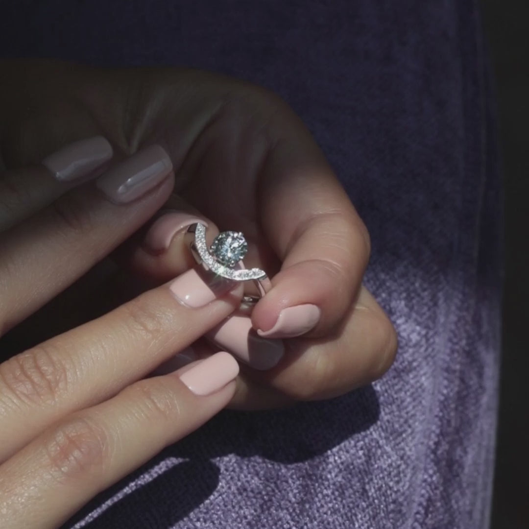 Bague Intrépide grand arc pavée - Or blanc 18k - diamant éthique - Loyale Paris